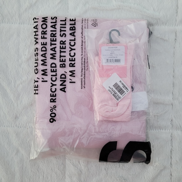 NWT Toadstool Sock & Scarf Mushroom Gift Set - Picture 4 of 4